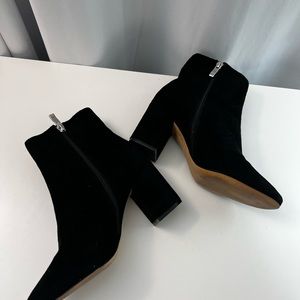 Halogen Abbi Block heel bootie size 7 black suede